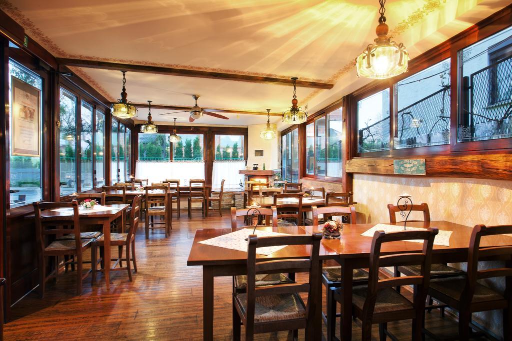 Hotel Samarin Crnomelj Ngoại thất bức ảnh