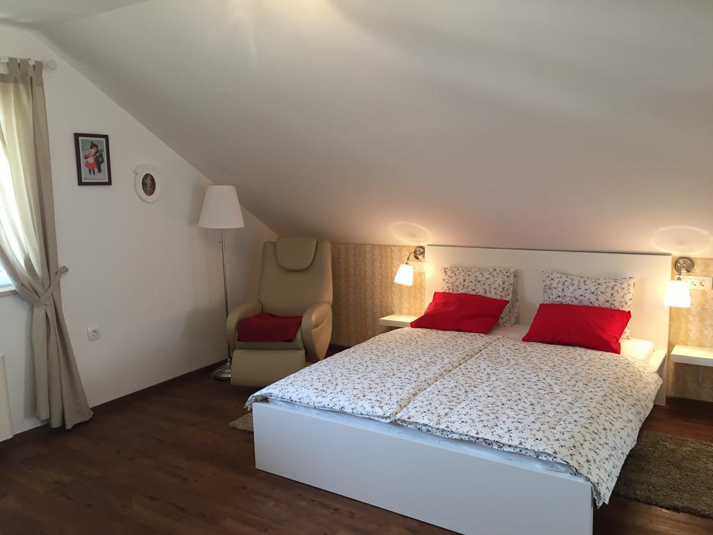 Hotel Samarin Crnomelj Ngoại thất bức ảnh